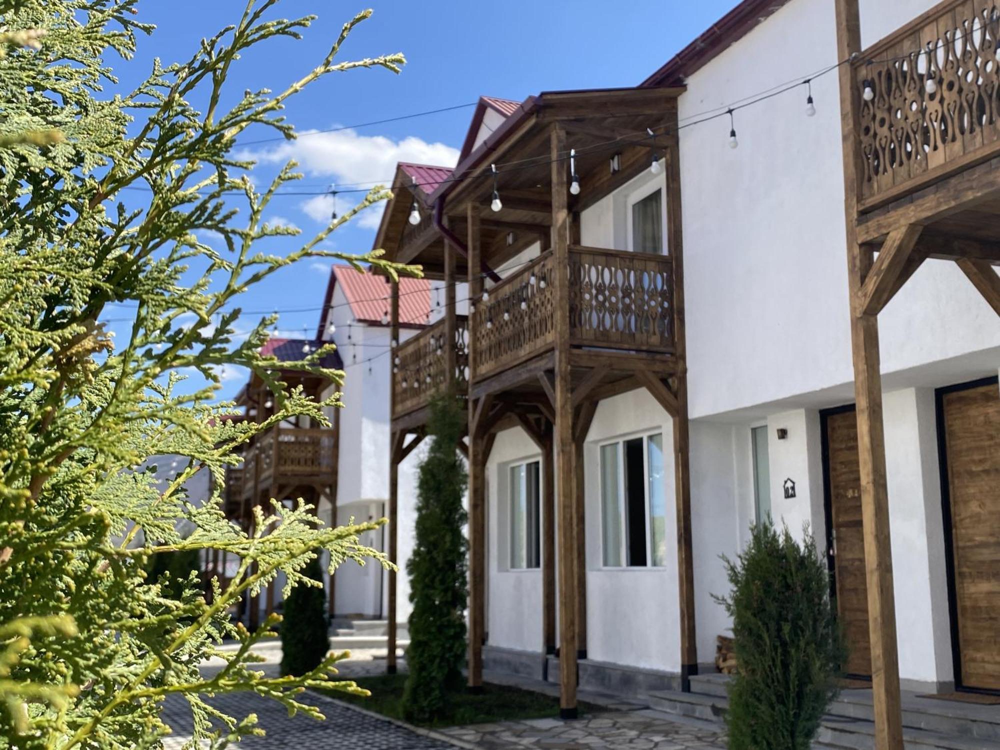 Motives Inn Dilisan Kültér fotó